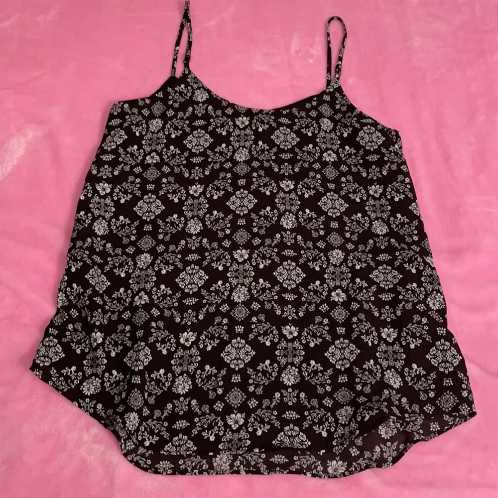 Black Patterned Chiffon Tank Rop - Picture 3 of 3
